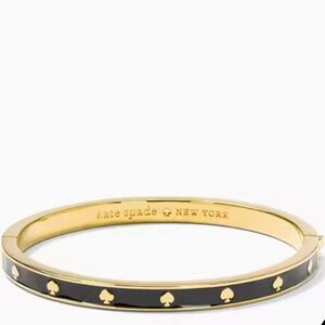 kate spade- Spot The Spade Enamel Hinged Bangle in Black and Gold, Like New